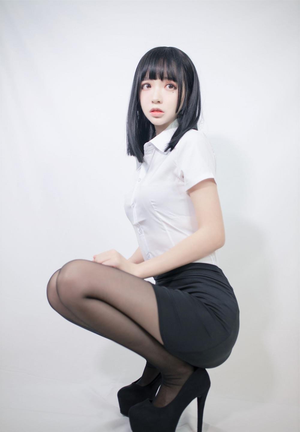 ���ߣ����̰�ɫ��ͷ��