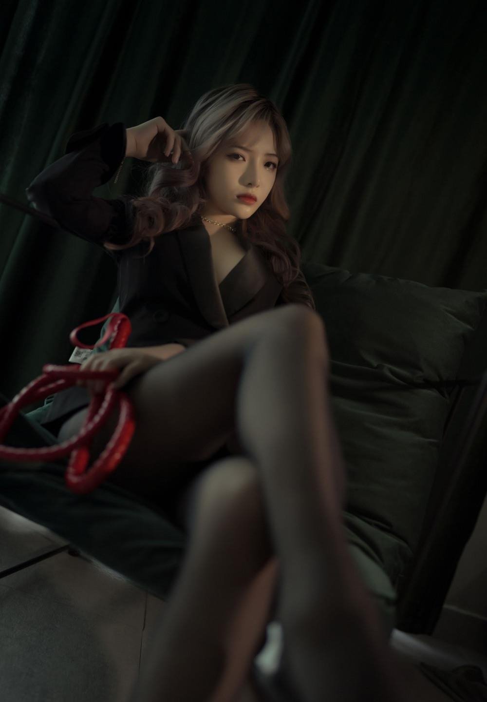 ���ߣ���ɫ����ѩ����ݹ���ͷ��