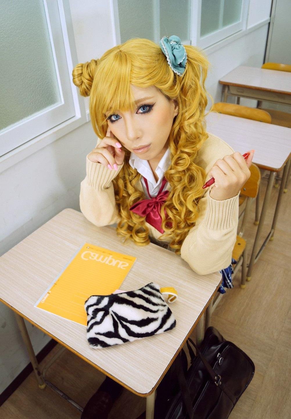 С�ɰ�ɫ��ֱ������