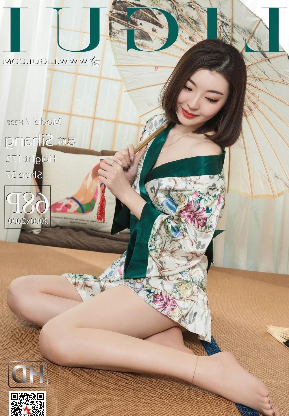 ���ߣ�����ѩ�������ҳ����ٵ���ɫ��ͷ��